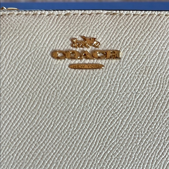 Coach Cream and Gold Key Card Holder - Picture 4 of 8